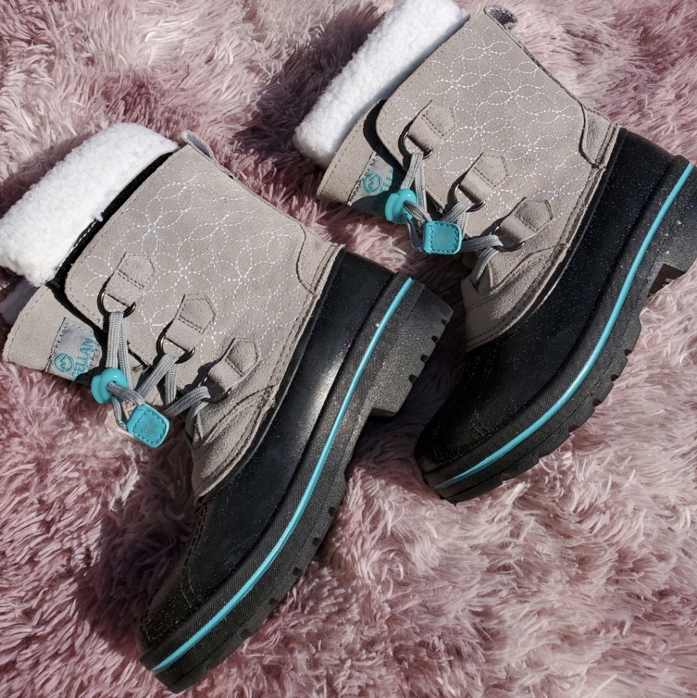 Magellan Outdoor boots kids 4